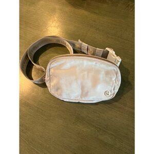 Lululemon Everywhere Belt Bag Light Cream Nylon Adjustable Strap